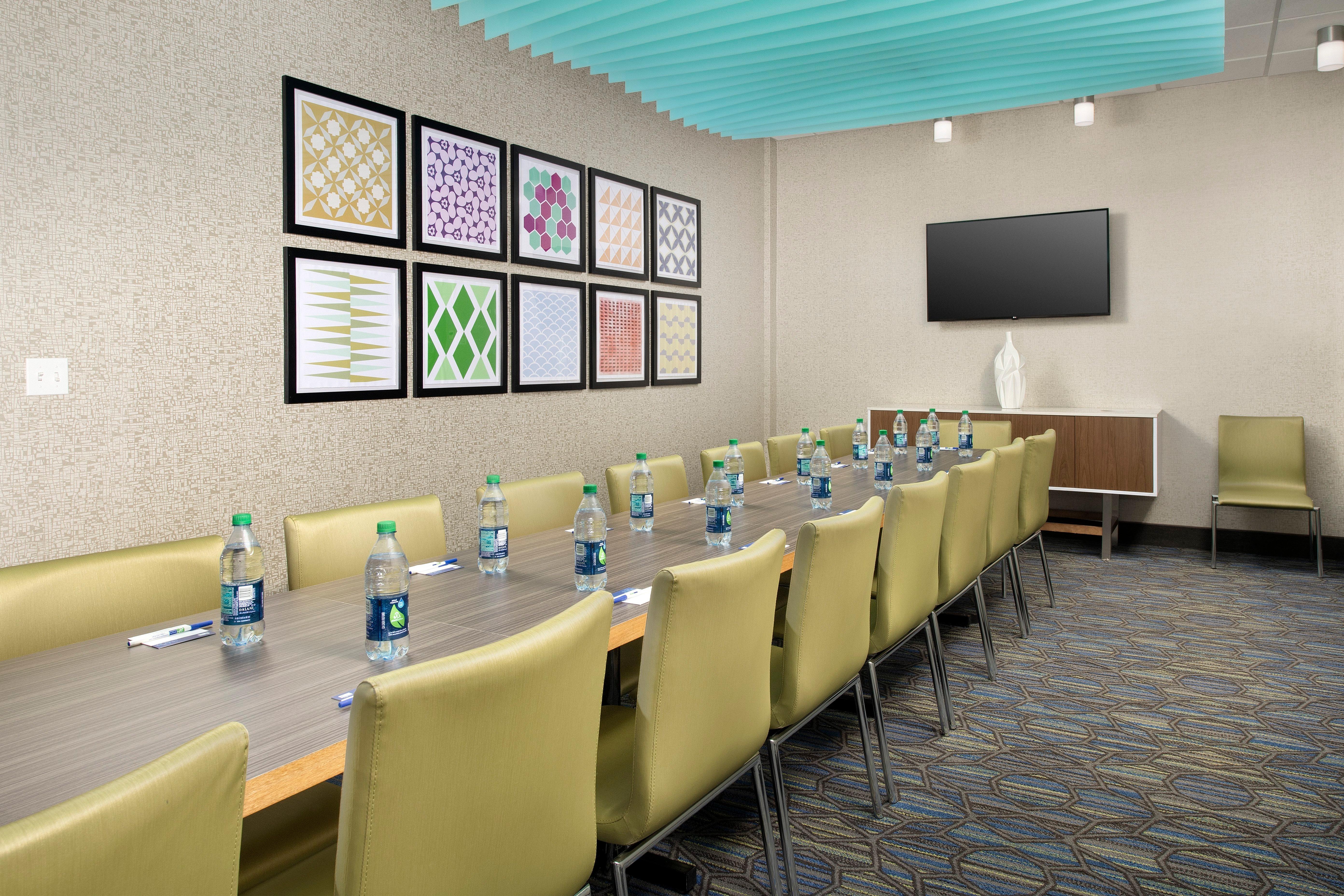 Holiday Inn Express & Suites - North Brunswick By Ihg Exterior foto