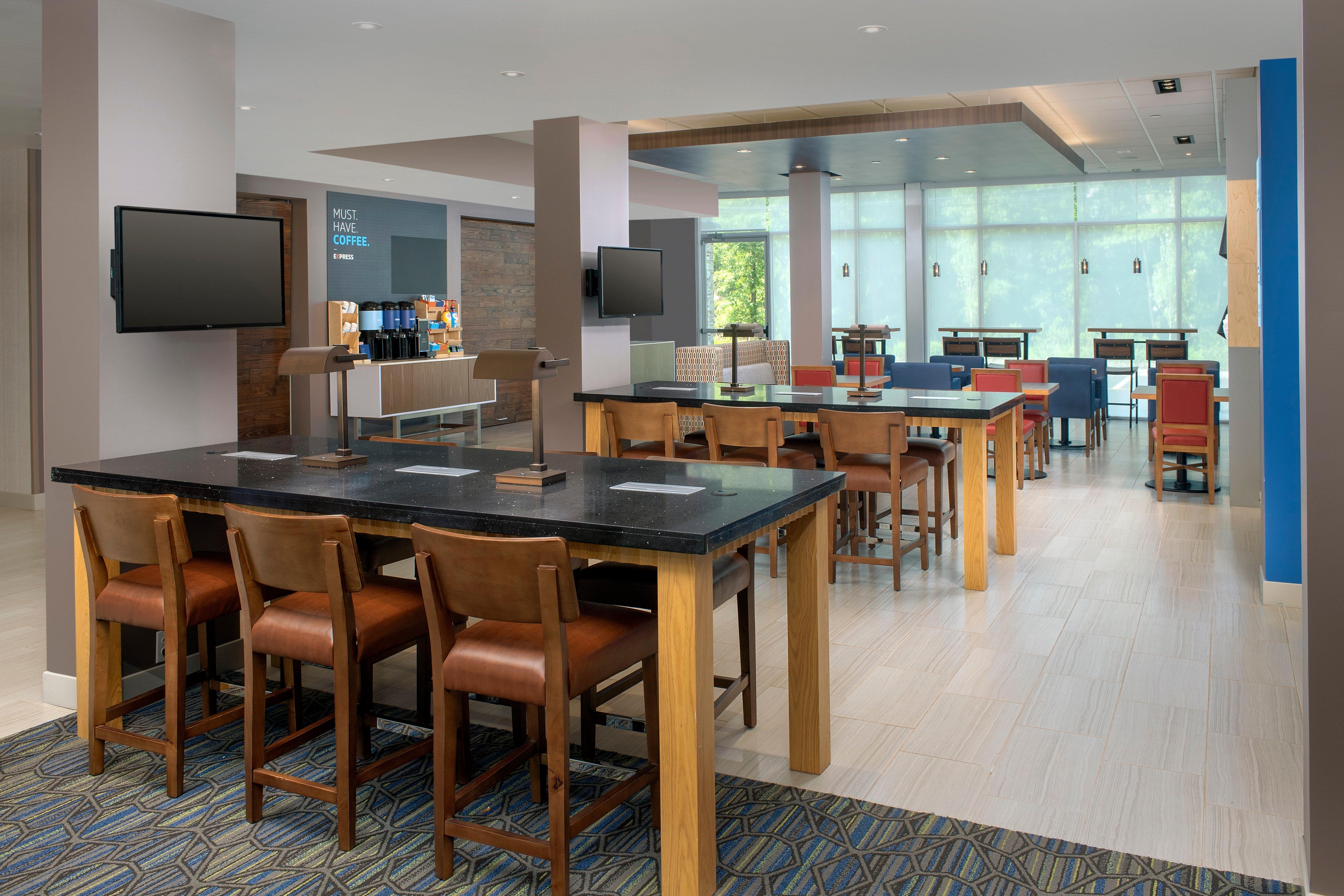 Holiday Inn Express & Suites - North Brunswick By Ihg Exterior foto