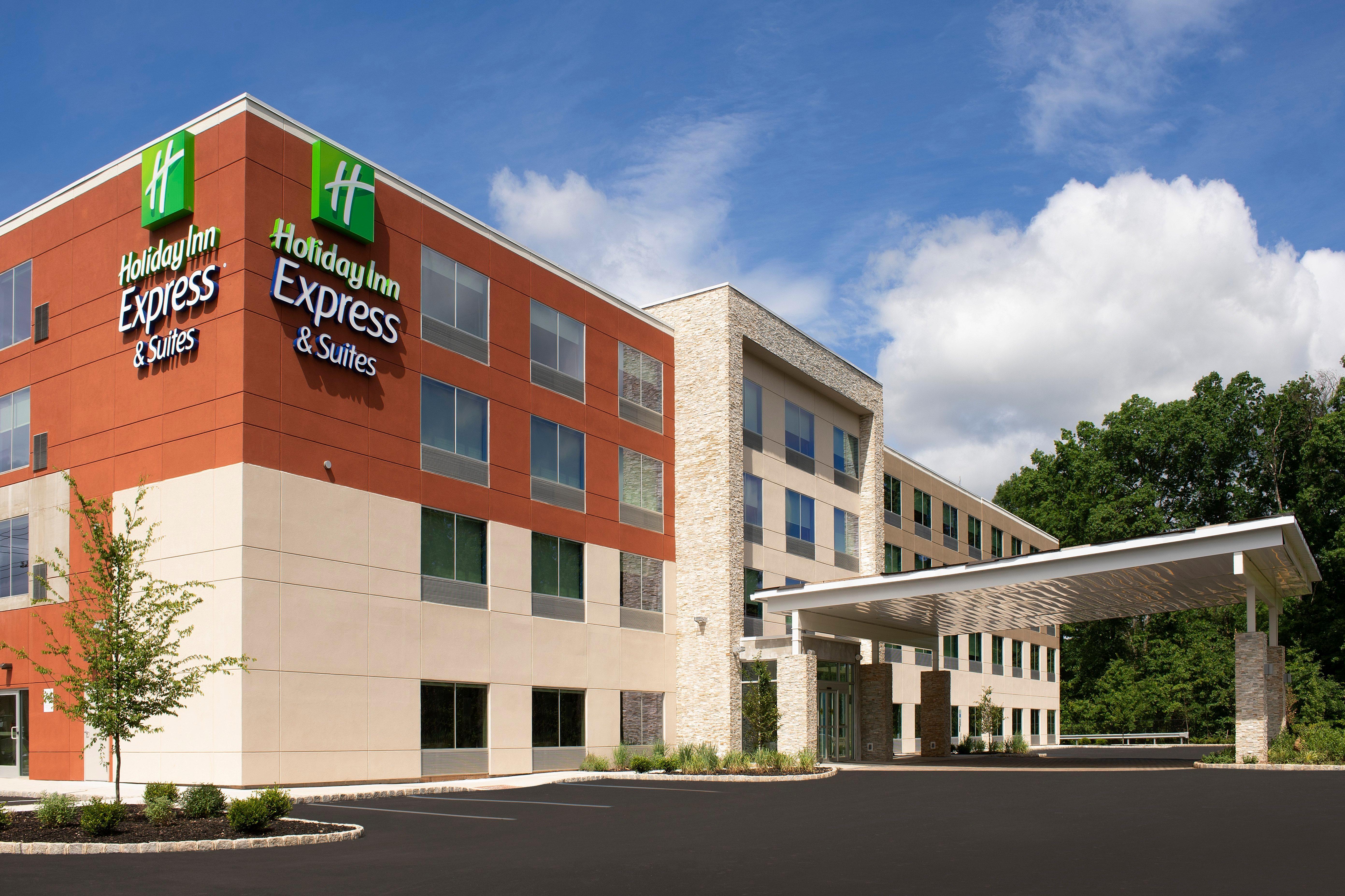 Holiday Inn Express & Suites - North Brunswick, An Ihg Hotel Exterior foto